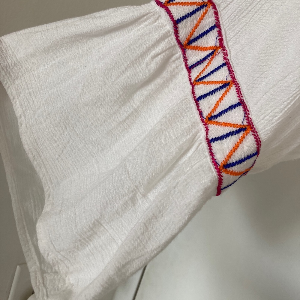 A. F. Fashion white gauze dress size large with some geometric decor. - Picture 6 of 13